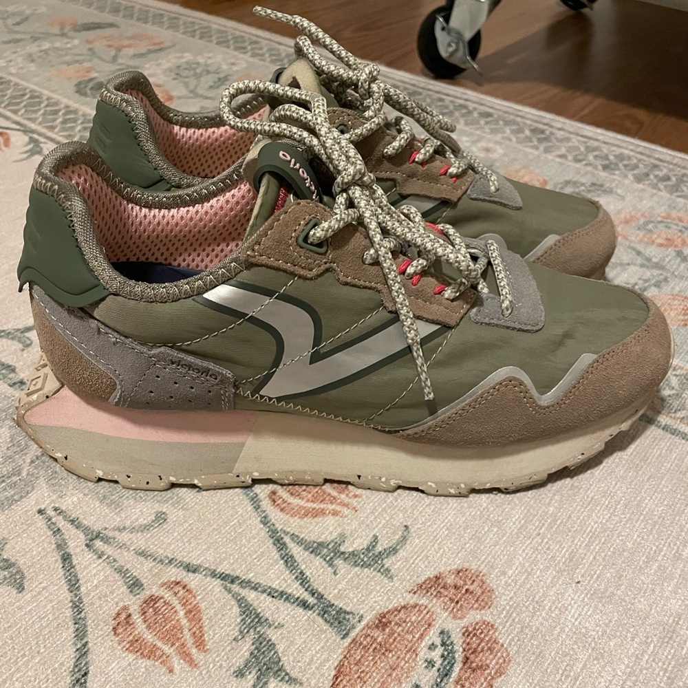 Victoria Wing Sneakers - size 37
